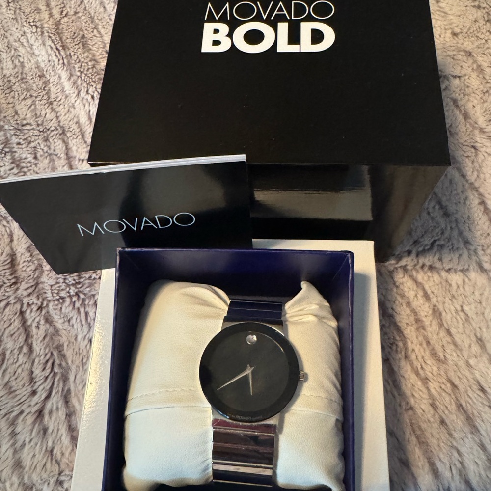 ⭐️ Movado Ladies Silver Watch with Sleek Black Face EXCELLENT Condition